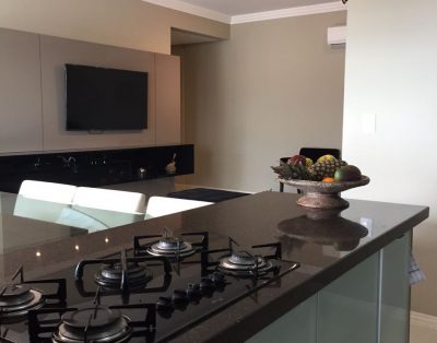 Requintado Frente Mar na Meia Praia