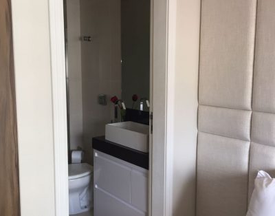 Requintado Frente Mar na Meia Praia