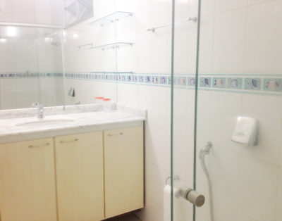 Apartamento em Edifício Frente Mar