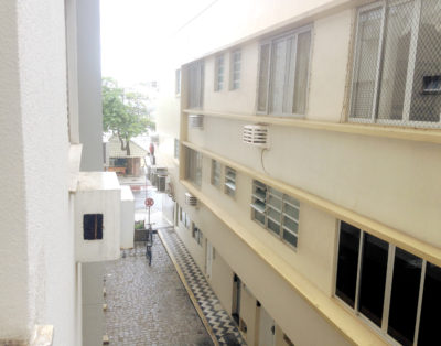 Apartamento em Edifício Frente Mar