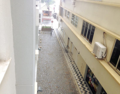 Apartamento em Edifício Frente Mar