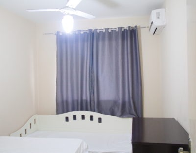 Apartamento na Meia Praia a 200m do Mar