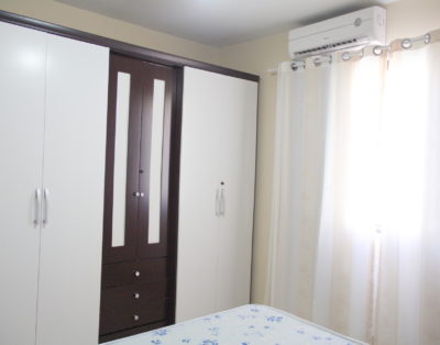Apartamento na Meia Praia a 200m do Mar