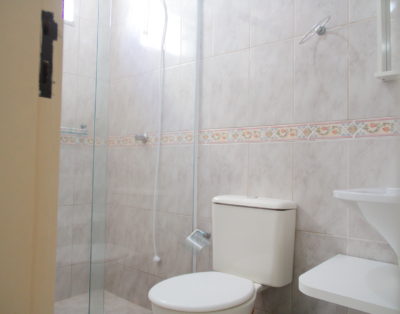 Apartamento na Meia Praia a 200m do Mar