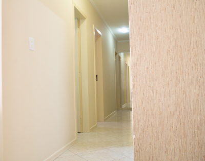 Apartamento na Meia Praia a 200m do Mar