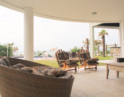 Casa Alto Padrão Frente Mar na Praia do Estaleirinho