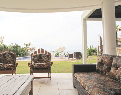 Casa Alto Padrão Frente Mar na Praia do Estaleirinho