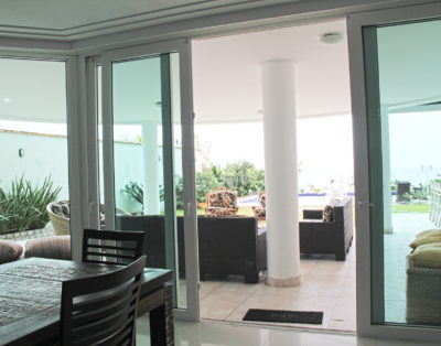 Casa Alto Padrão Frente Mar na Praia do Estaleirinho