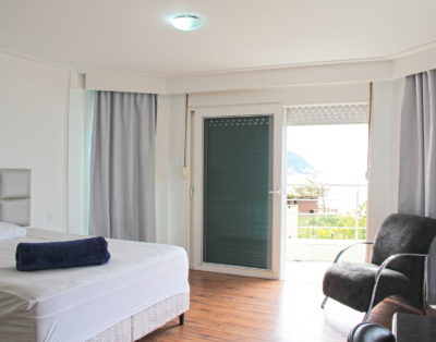 Casa Alto Padrão Frente Mar na Praia do Estaleirinho