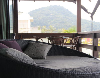 Elegante Casa Alto Padrão Frente Mar na Praia do Estaleirinho