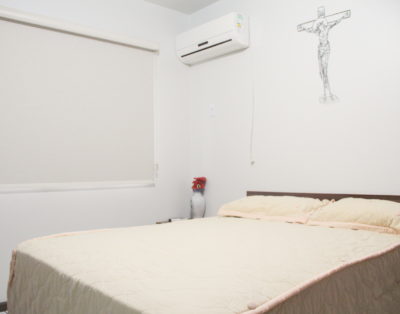 Apartamento 03 Dormitórios a 140m do Mar