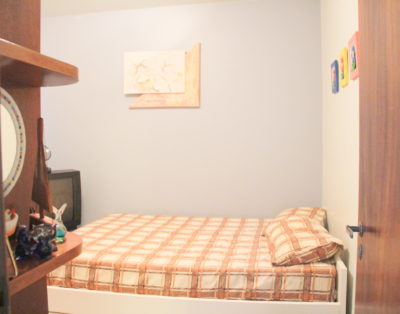 Apartamento 03 Dormitórios a 140m do Mar