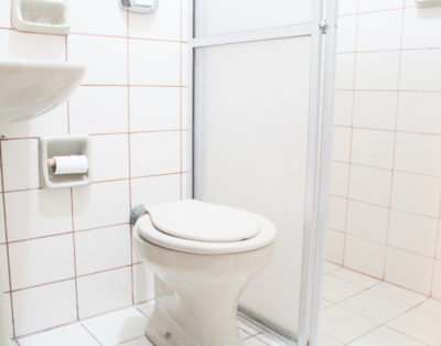 Apartamento 03 Dormitórios a 140m do Mar
