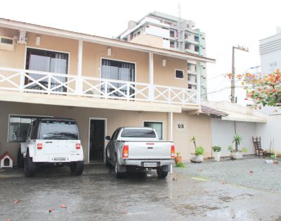 Casa na Praia Brava a Poucos Metros do Mar