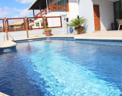 Elegante Casa Alto Padrão Frente Mar na Praia do Estaleirinho