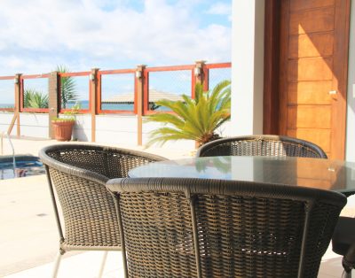 Elegante Casa Alto Padrão Frente Mar na Praia do Estaleirinho