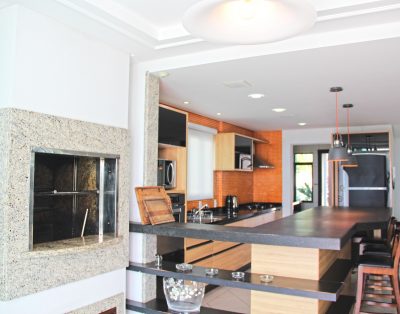 Elegante Casa Alto Padrão Frente Mar na Praia do Estaleirinho