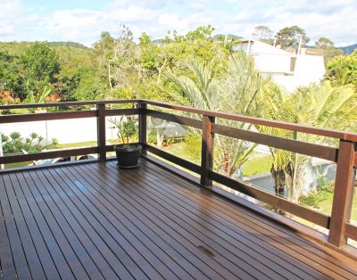 Elegante Casa Alto Padrão Frente Mar na Praia do Estaleirinho