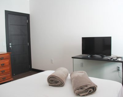 Elegante Casa Alto Padrão Frente Mar na Praia do Estaleirinho