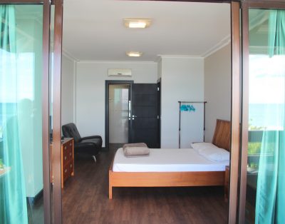 Elegante Casa Alto Padrão Frente Mar na Praia do Estaleirinho