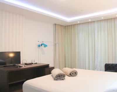 Elegante Casa Alto Padrão Frente Mar na Praia do Estaleirinho