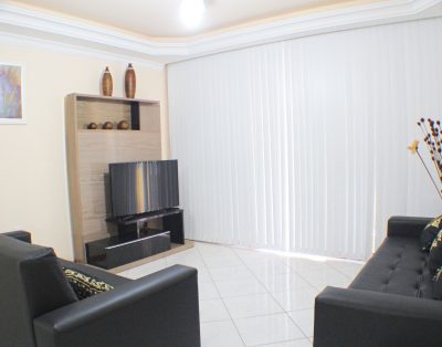 Amplo Apartamento com Suíte e Sacada Vista Mar na Meia Praia