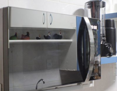 Amplo Apartamento com Suíte e Sacada Vista Mar na Meia Praia