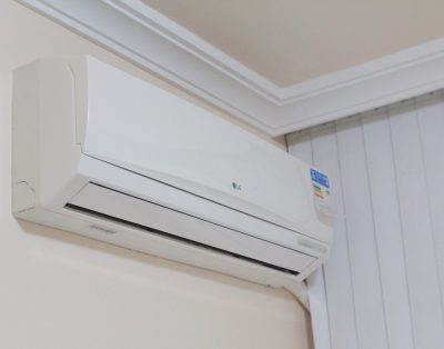 Amplo Apartamento com Suíte e Sacada Vista Mar na Meia Praia