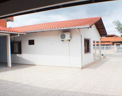 Ampla Casa em Porto Belo Pertinho do Mar