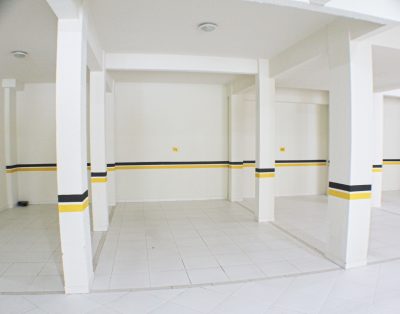 Apartamento com 2 Suítes e Terraço na Meia Praia