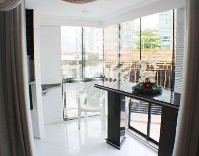 Confortável Apartamento na Meia Praia