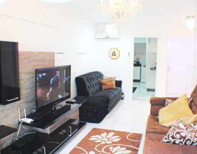 Confortável Apartamento na Meia Praia