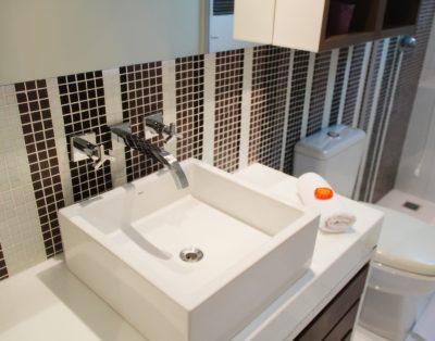 Apartamento com 2 Suítes e Terraço na Meia Praia