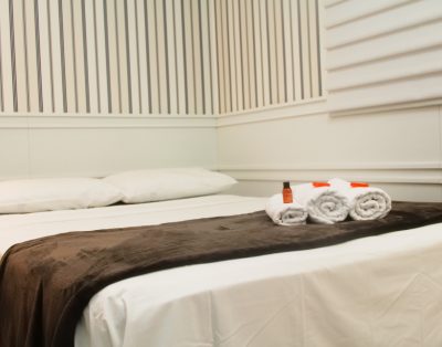 Apartamento com 2 Suítes e Terraço na Meia Praia