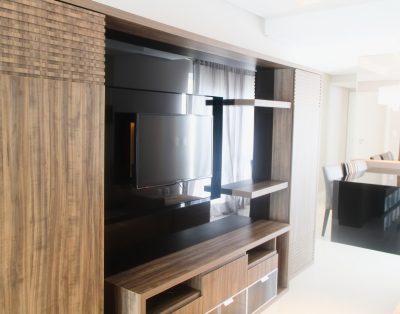 Apartamento com 2 Suítes e Terraço na Meia Praia