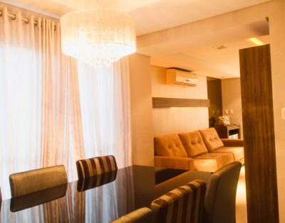 Apartamento com 2 Suítes e Terraço na Meia Praia