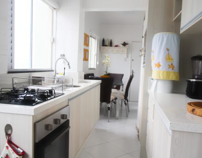 Elegante Apartamento em Edifício Frente Mar