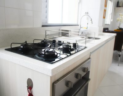 Elegante Apartamento em Edifício Frente Mar