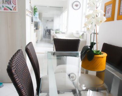 Elegante Apartamento em Edifício Frente Mar