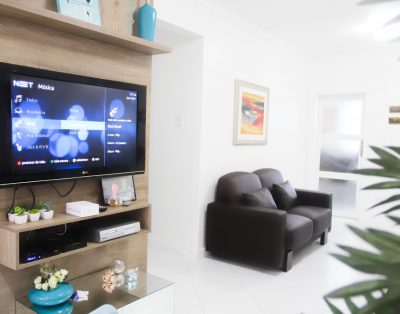 Elegante Apartamento em Edifício Frente Mar