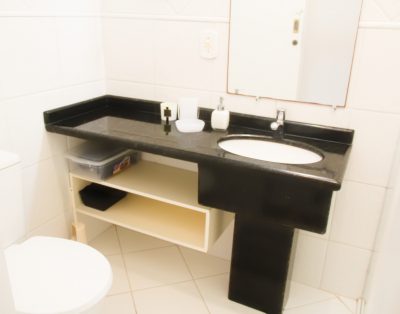 Elegante Apartamento em Edifício Frente Mar
