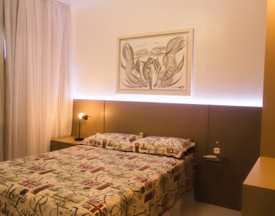 Elegante Apartamento em Edifício Frente Mar