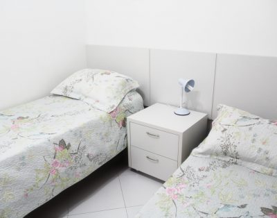 Elegante Apartamento em Edifício Frente Mar