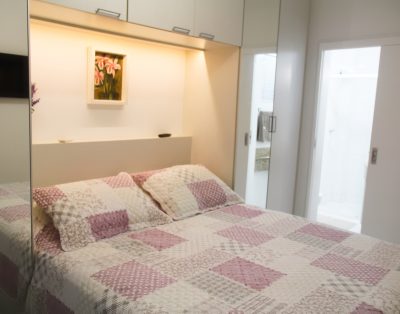 Elegante Apartamento em Edifício Frente Mar