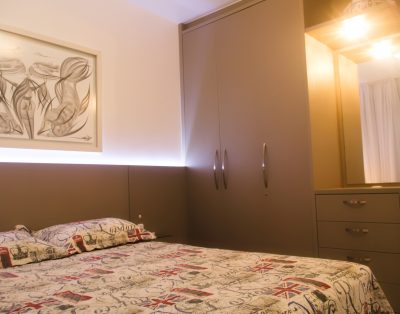 Elegante Apartamento em Edifício Frente Mar