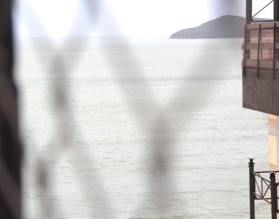 Apartamento Edifício Frente Mar 3 Dormitórios